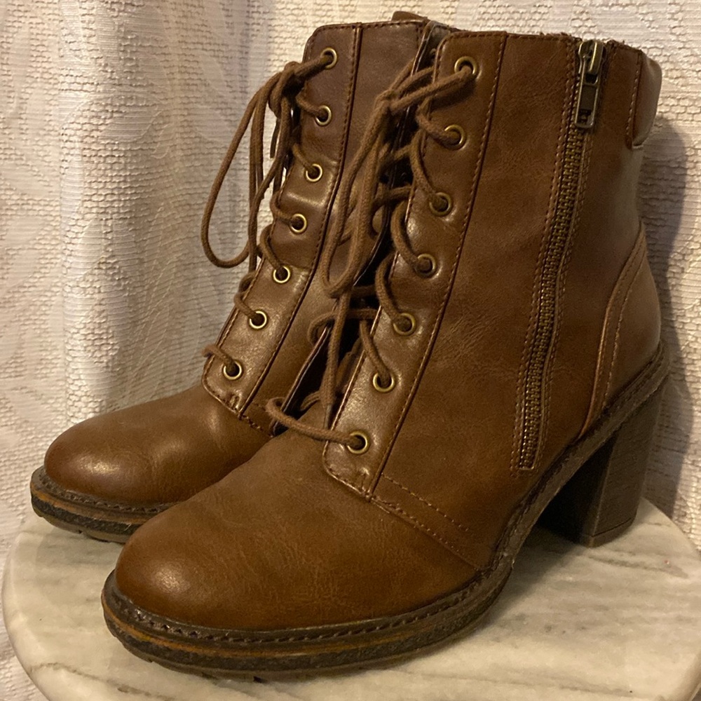 White Mountain Lace Up Boots